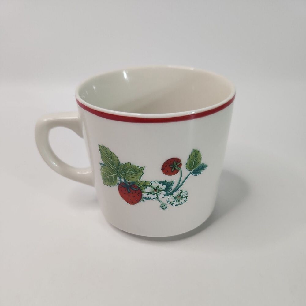 Vtg Ming Pao Country Summer Strawberry Tea Coffee Cup Mug Cottagecore